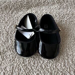 NWT Baby Gap Black Patent Mary Jane 12-18 Months